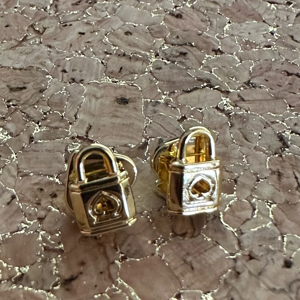 NWOT Kate Spade ♠️ 🔒 studs earrings
